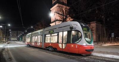 В Лиепае с ножом напали на водителя трамвая, движение трамваев остановлено