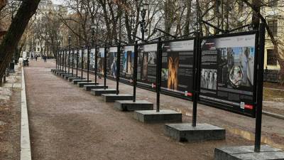 Фотовыставка "От станка к звездам" открылась на Цветном и Гоголевском бульварах