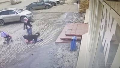 В Саратове бродячая собака напала на пятилетнюю девочку