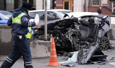В центре Москвы произошла массовая авария: за рулем был известный блогер Эдвард Бил