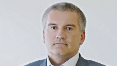 Аксенов отправил в отставку главу госкомрегистра Крыма