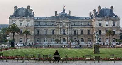 "Коронавирусные страсти" во Франции: вопреки бойкоту Сенат одобрил новые ограничения