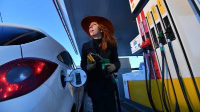 В России за неделю выросли средние цены на бензин