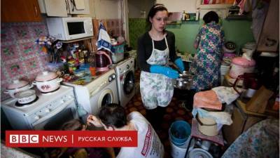 В России ограничили выдачу детских пособий “подозрительно бедным” семьям. Как это будет работать?