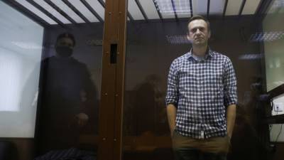 Навальный со дня прибытия в колонию похудел на восемь килограммов