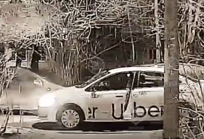 Таксист избил нетрезвую пассажирку в Петербурге