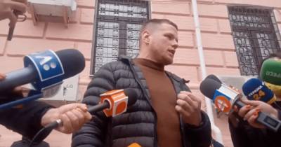 Суд отправил под домашний арест еще одного участника протестов на Банковой (видео)