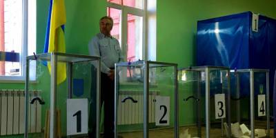 Довыборы на Прикарпатье: 20 участковых комиссий пересчитают голоса, закончить планируют к трем ночи