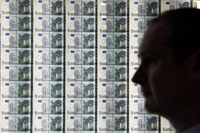 Средний курс евро со сроком расчетов "завтра" по итогам торгов составил 91,8352 руб.