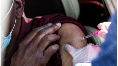 Европейский регулятор проверяет вакцину Johnson & Johnson