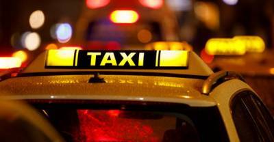 В Питере таксист изрезал ножом слишком внимательного пассажира
