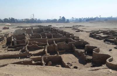 В Египте под песком обнаружили «золотой город» забытый на 3,5 тысячелетия
