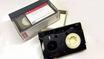 Москвичи могут сдать старые семейные фотопленки на хранение в Главархив