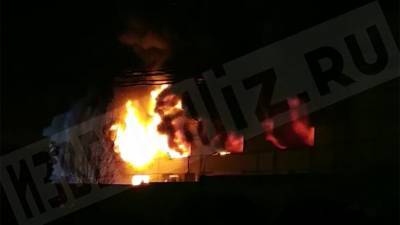 Спасатели ликвидировали пожар на мебельном складе в Подмосковье