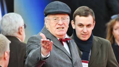 Жириновский посоветовал недовольным не посещать выставки с "обнаженкой"