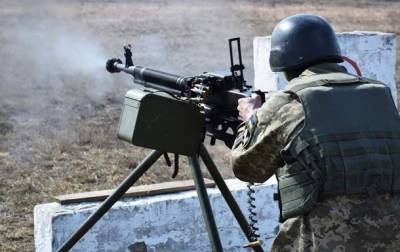 На Донбассе семь обстрелов за сутки, есть раненый