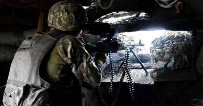 Обстрелы боевиков на Донбассе не прекращаются: один воин получил ранения
