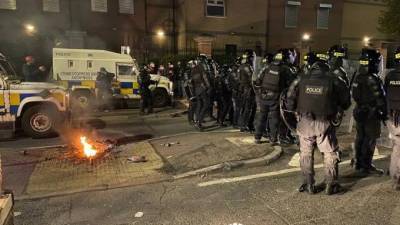 В Белфасте произошли две стычки с полицией