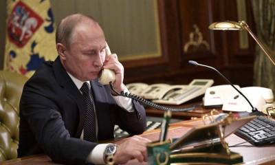 Путин в разговоре с Меркель назвал перемещение войск по территории России внутренним делом