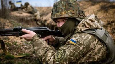 На Донбассе наемники РФ обстреляли позиции ВСУ и ранили защитника Украины