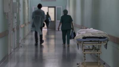 Попавшая под колеса иномарки школьница скончалась в больнице в Петербурге