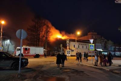 Ночью в Архангельске сгорел ресторан кавказской кухни