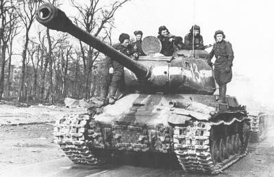 ИС-2: чем самый мощный советский танк был лучше «Тигров» и «Пантер»