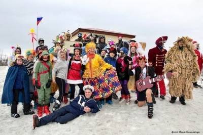 В Никеле карнавалом закрывают горнолыжный сезон.