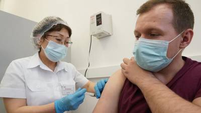 Мурашко предупредил об осложнениях от COVID-19 и призвал вакцинироваться
