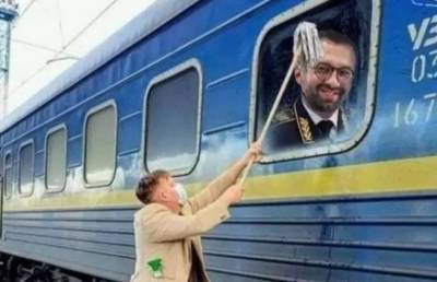 Датчанин, мывший окно украинского поезда, высказался об «Укрзализныце»