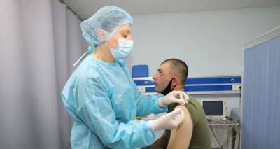 Грузинских военнослужащих вакцинируют перед отправкой в Афганистан