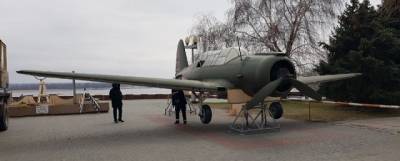 К майским праздникам в Волгограде отреставрируют макет самолета СУ-2