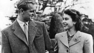 Елизавета II и принц Филипп: королевский роман длинной в 73 года