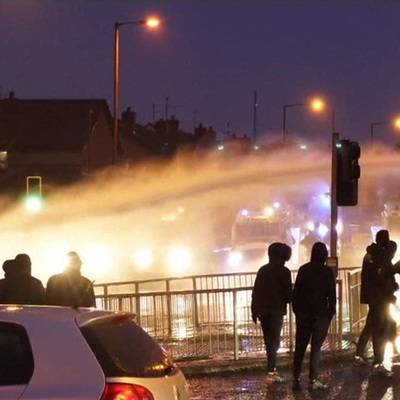 В Северной Ирландии в ходе беспорядков пострадали полицейские
