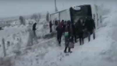 Трое россиян госпитализированы после ДТП с автобусом в Турции