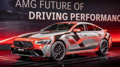 Гибридные Mercedes-AMG будут сами заряжать cвои аккумуляторы