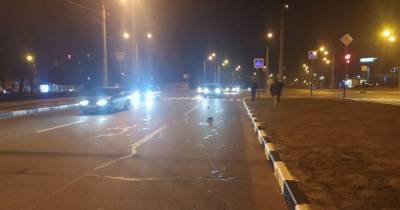 В Харькове автомобиль насмерть сбил полицейского, который переходил дорогу на красный свет