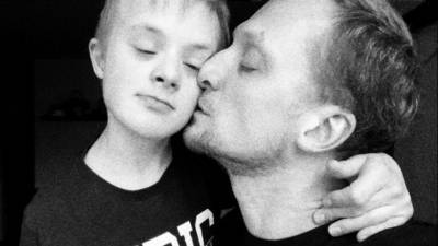 «Моя муза, мое счастье»: Владимир Мишуков о сыне с аутизмом и синдромом Дауна