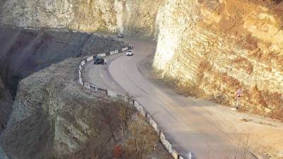 Туристка погибла в результате падения автомобиля с горной дороги в Дагестане
