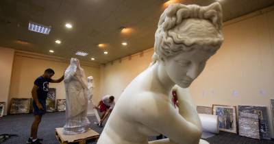 На Эрмитаж пожаловались из-за обнажённых скульптур