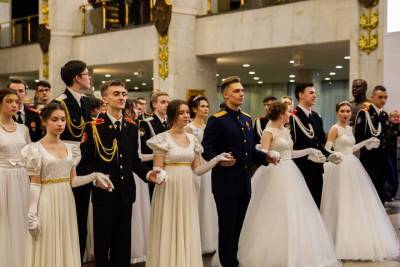 Бал в музее Победы посетило более 400 московских кадетов