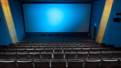 Warner Bros. планирует вернуться к премьерам фильмов в кинотеатрах в 2022 году
