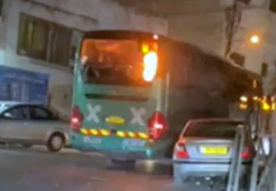 Арабы забросали камнями и сожгли автобус Эгед в Восточном Иерусалиме