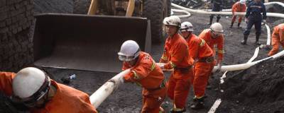 На северо-западе Китая в угольной шахте заблокировано более 20 рабочих