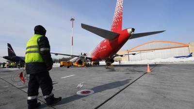 Прибытие нескольких рейсов в Якутск отложено из-за снегопада