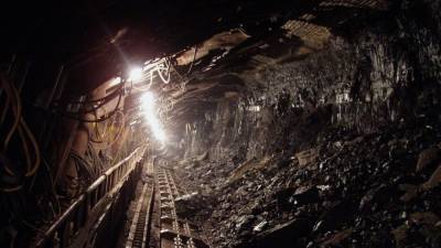 Десятки китайских горняков оказались в ловушке из-за затопления угольной шахты