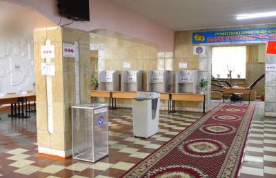 Усилить президентские полномочия: в Кыргызстане проводят референдум по изменениям в Конституцию