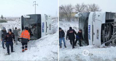 В Турции перевернулся автобус с российскими туристами: есть жертва и много пострадавших. Фото