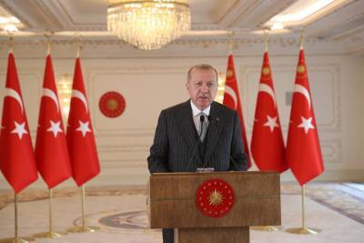 Президенту Турции предложили посетить Крым