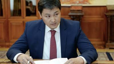Премьер-министр Киргизии проголосовал на конституционном референдуме